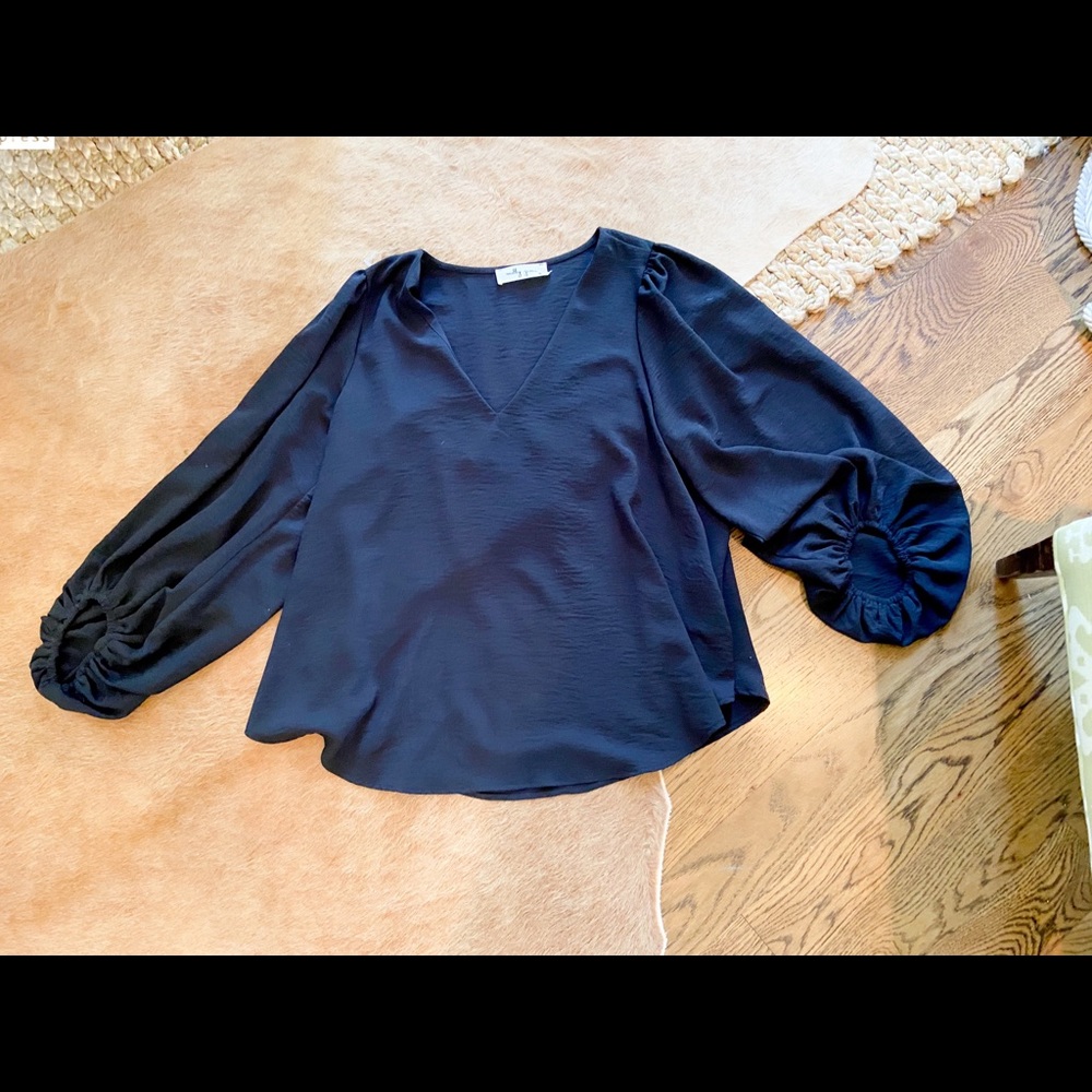 Molly green black shirt large